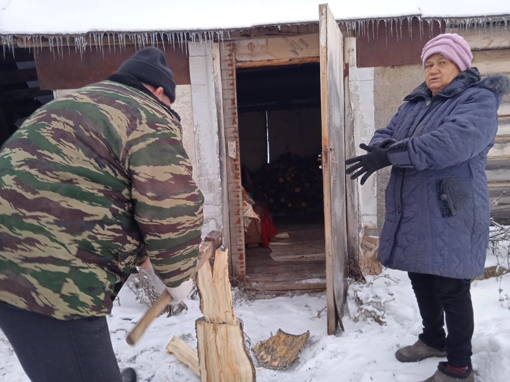 Социальные работники и волонтеры провели акцию «Добрые дела»