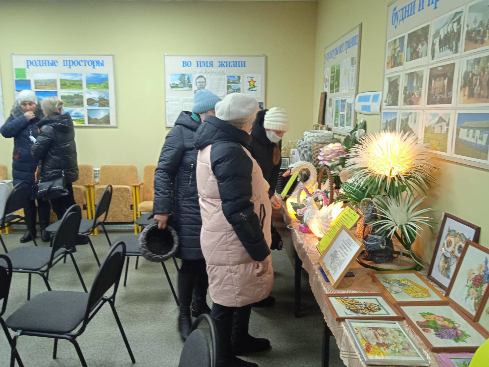 В Маматкозинском сельском Доме культуры открылась выставка прикладного искусства «Рукотворное чудо умельцев»