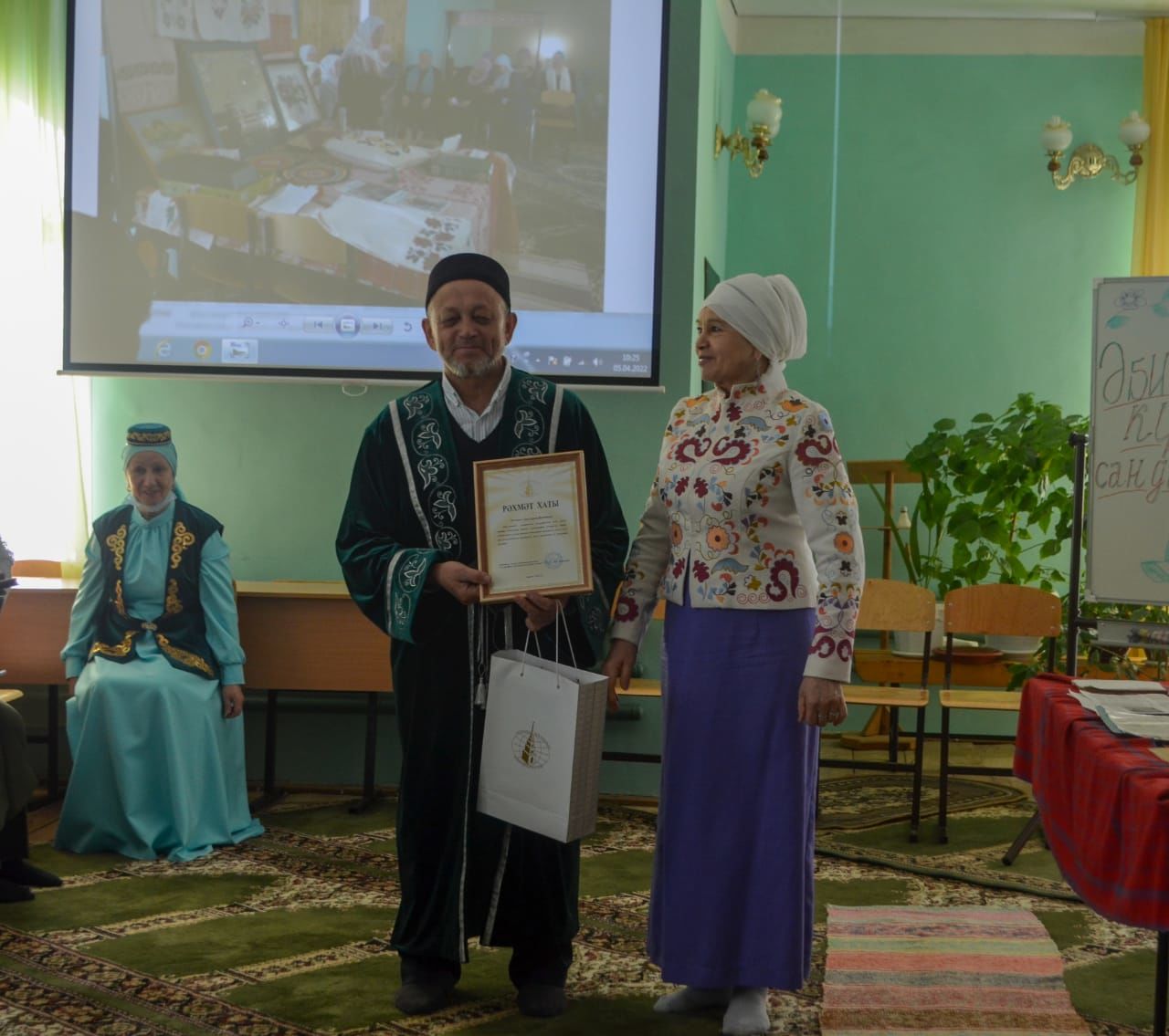 Кадрия Идрисова: «В Верхнеуслонском районе ведется большая работа по сохранению татарского языка и традиций»