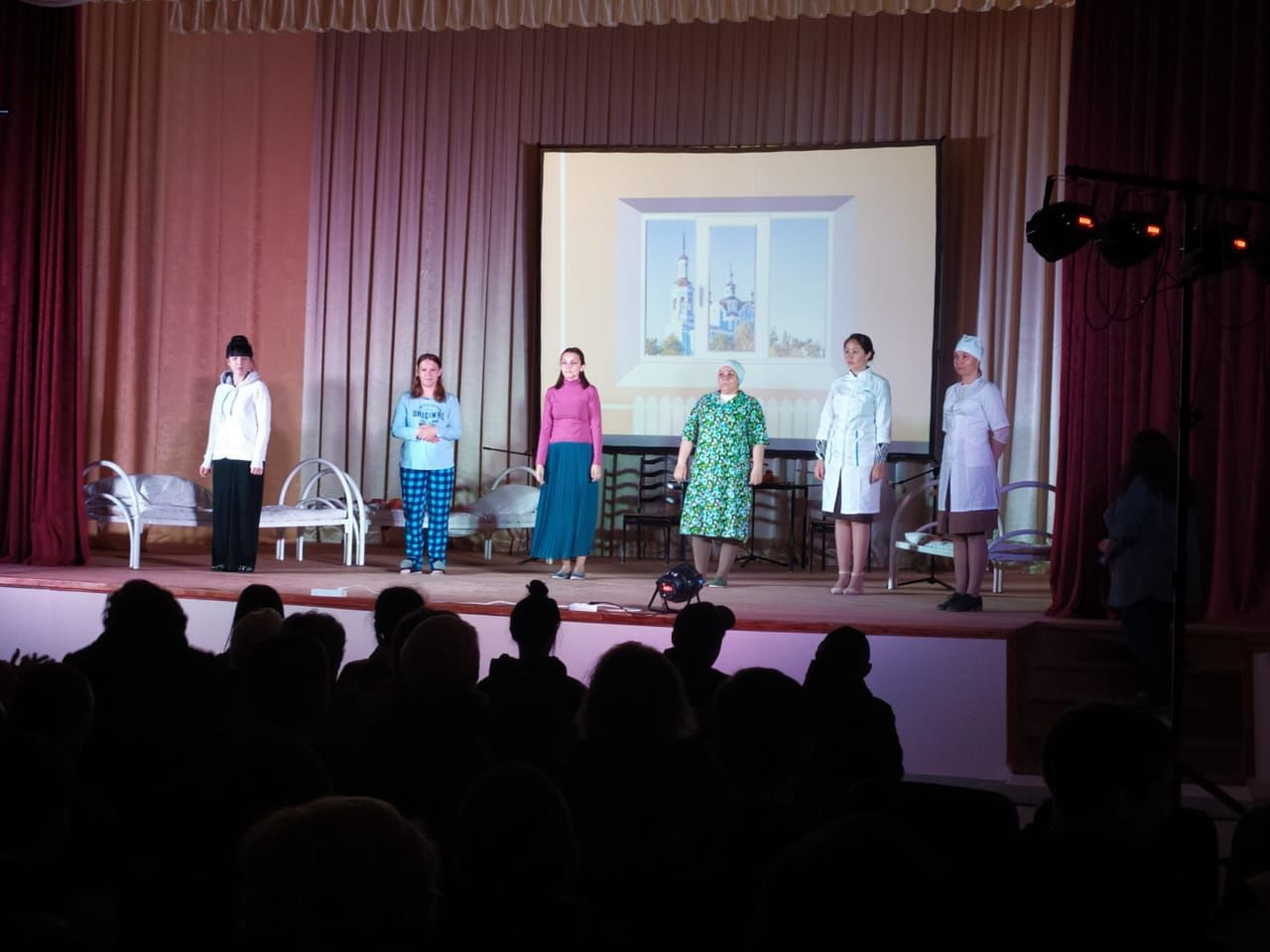 Верхнеуслонские школьники посмотрели спектакль «Убоженька»
