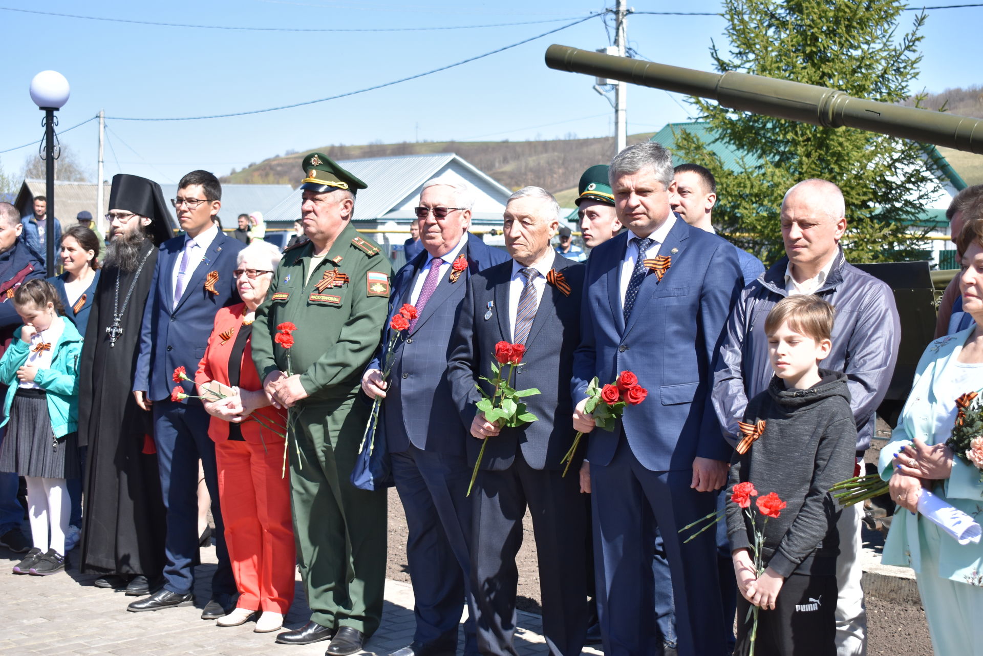В Ямбулатове торжественно открыли мемориальный комплекс в честь Героя Советского Союза Семёна Коновалова