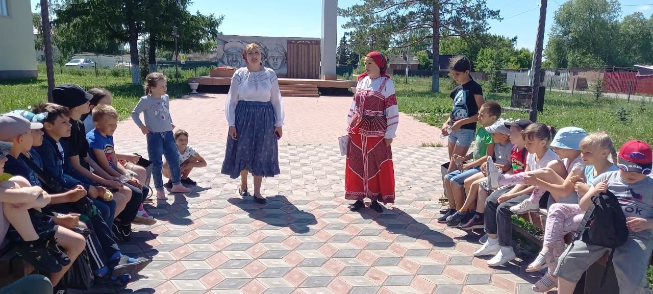 Кураловские ребятишки вспоминали русские народные забавы