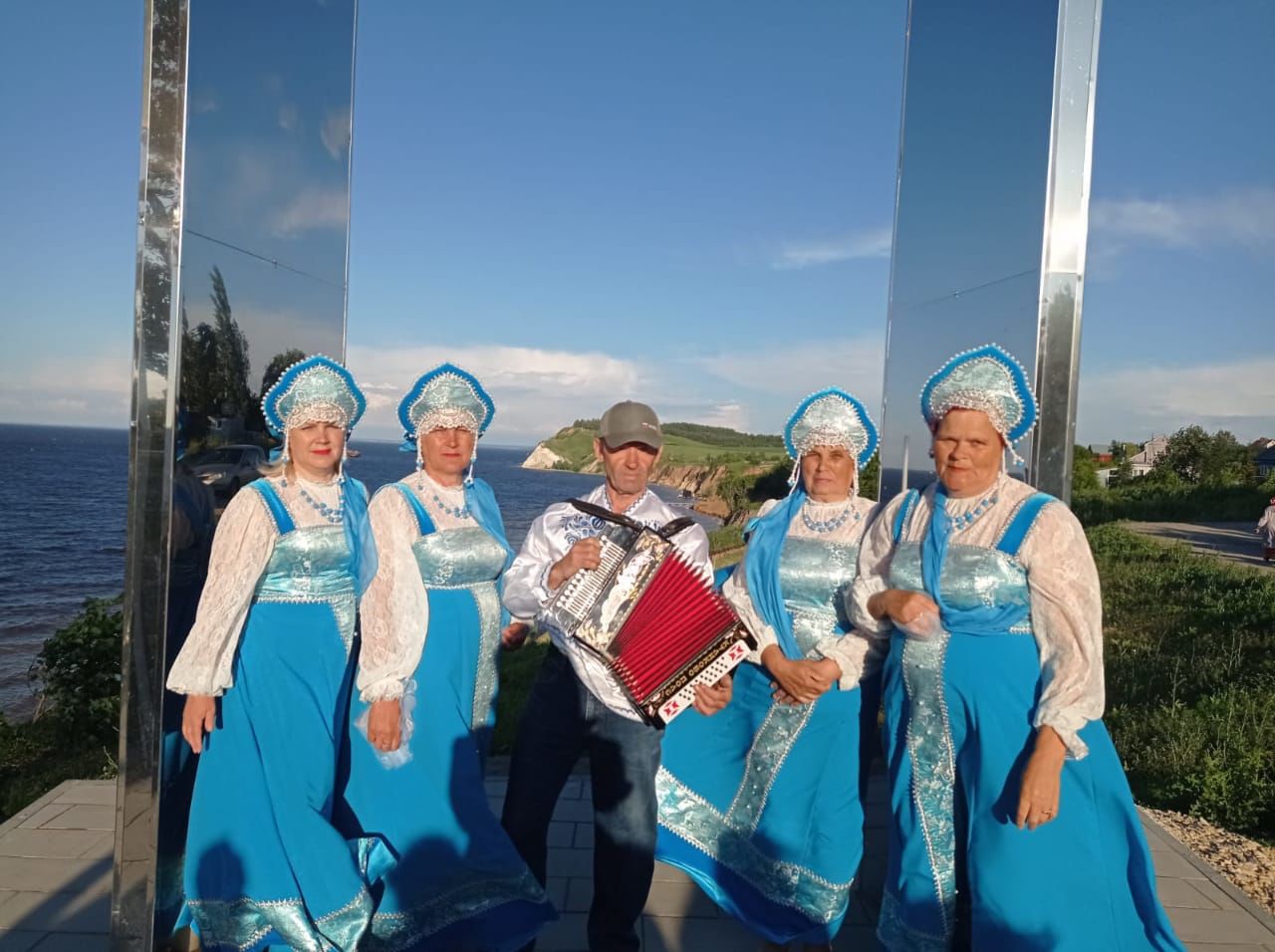 Майданцы приняли участие в районном фестивале «Песни над Волгой»