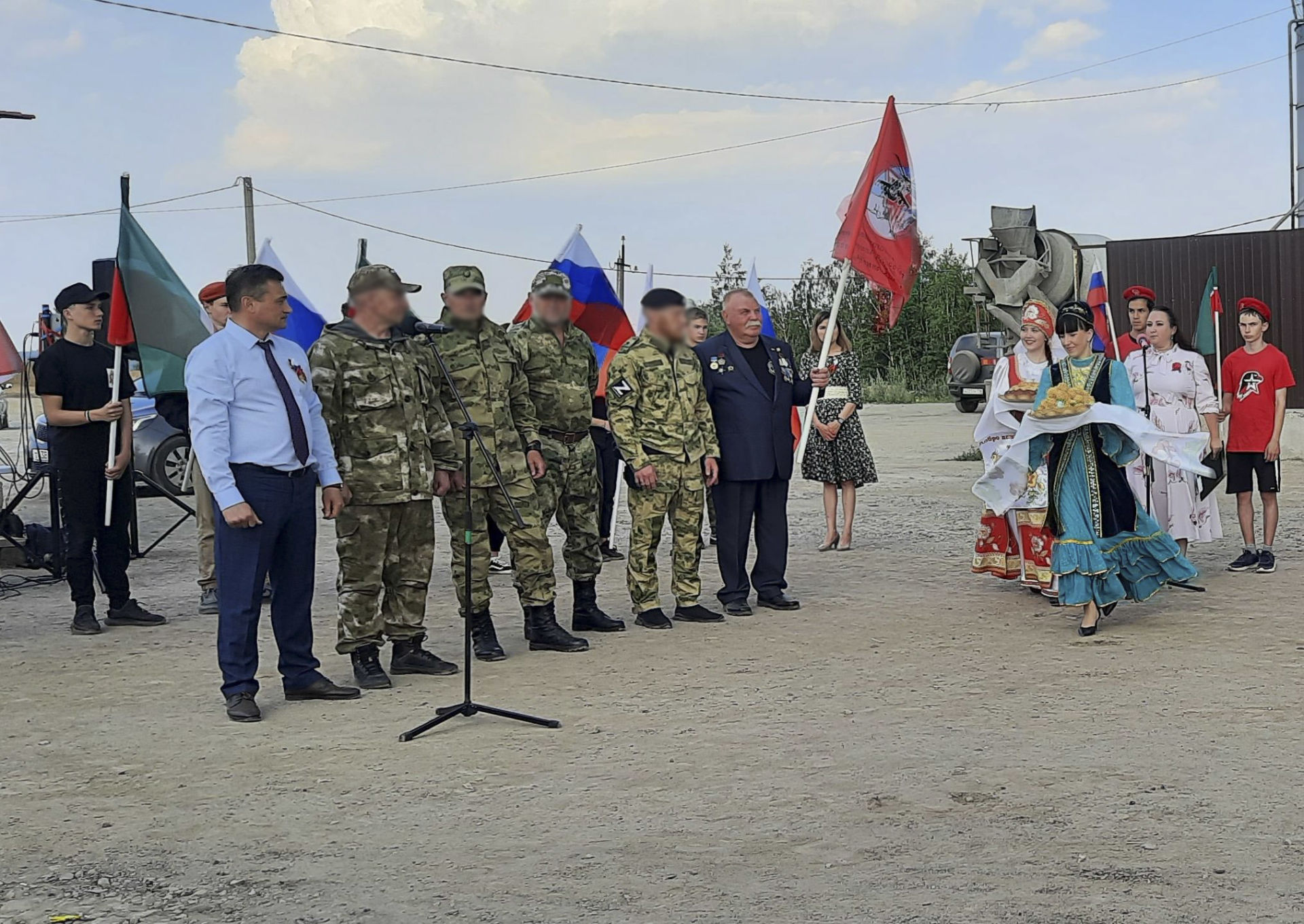 В Татарстане встретили военных, вернувшихся после специальной военной операции