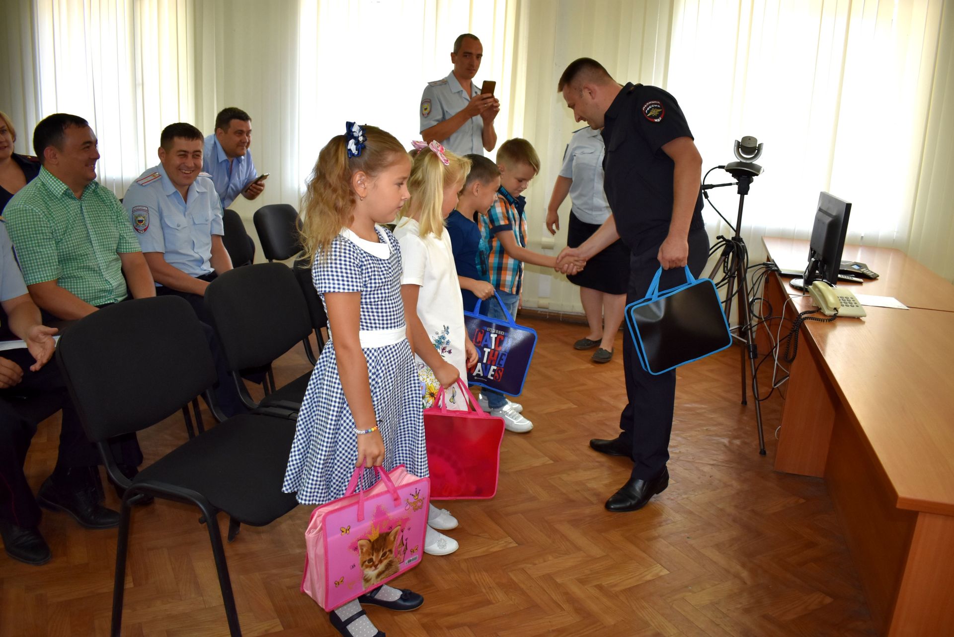 Акцию "Помоги собраться в школу" поддержали в Верхнеуслонской полиции