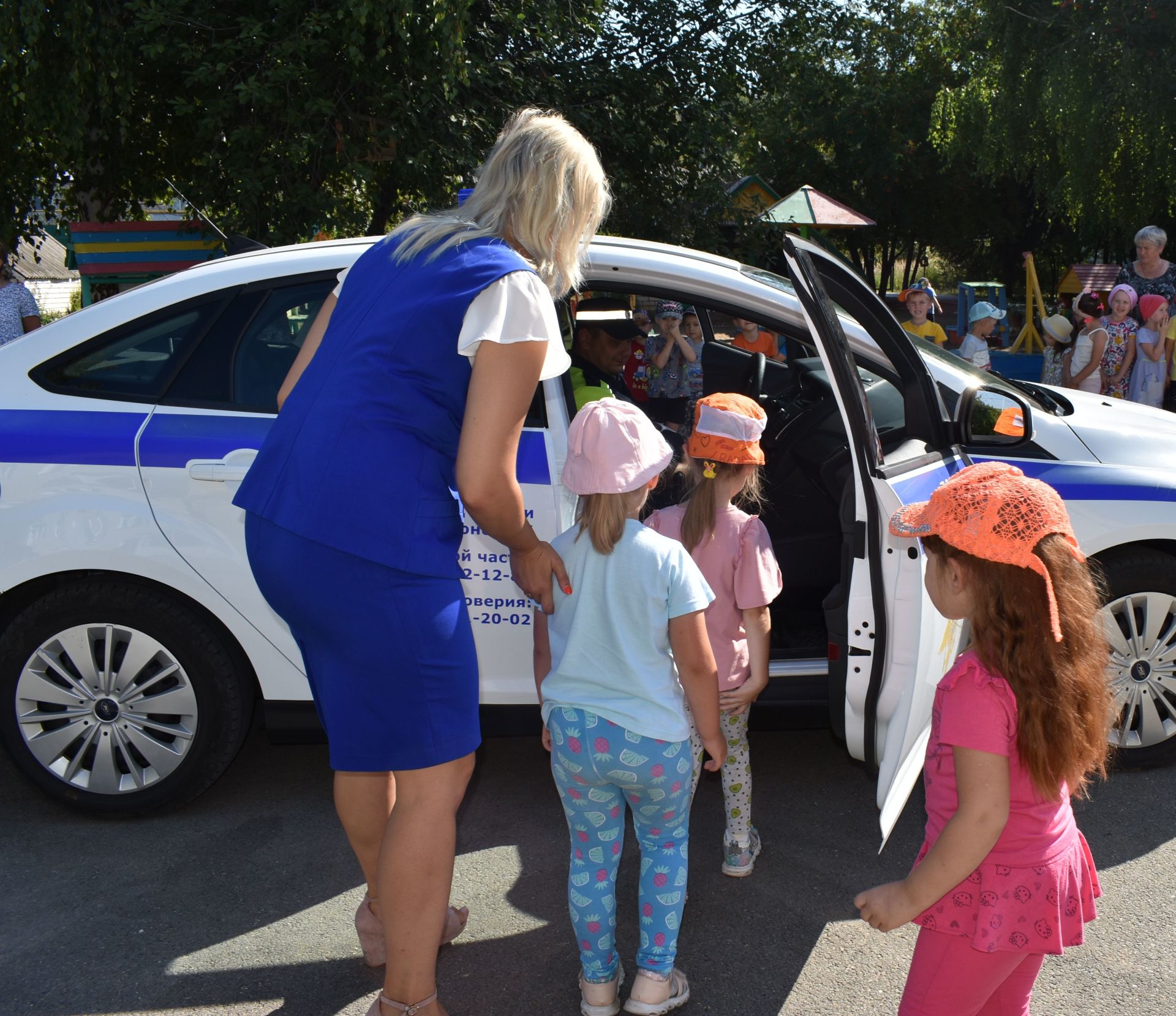 Сотрудники ГИБДД пришли в гости к дошкольникам | 23.08.2022 | Верхний Услон  - БезФормата