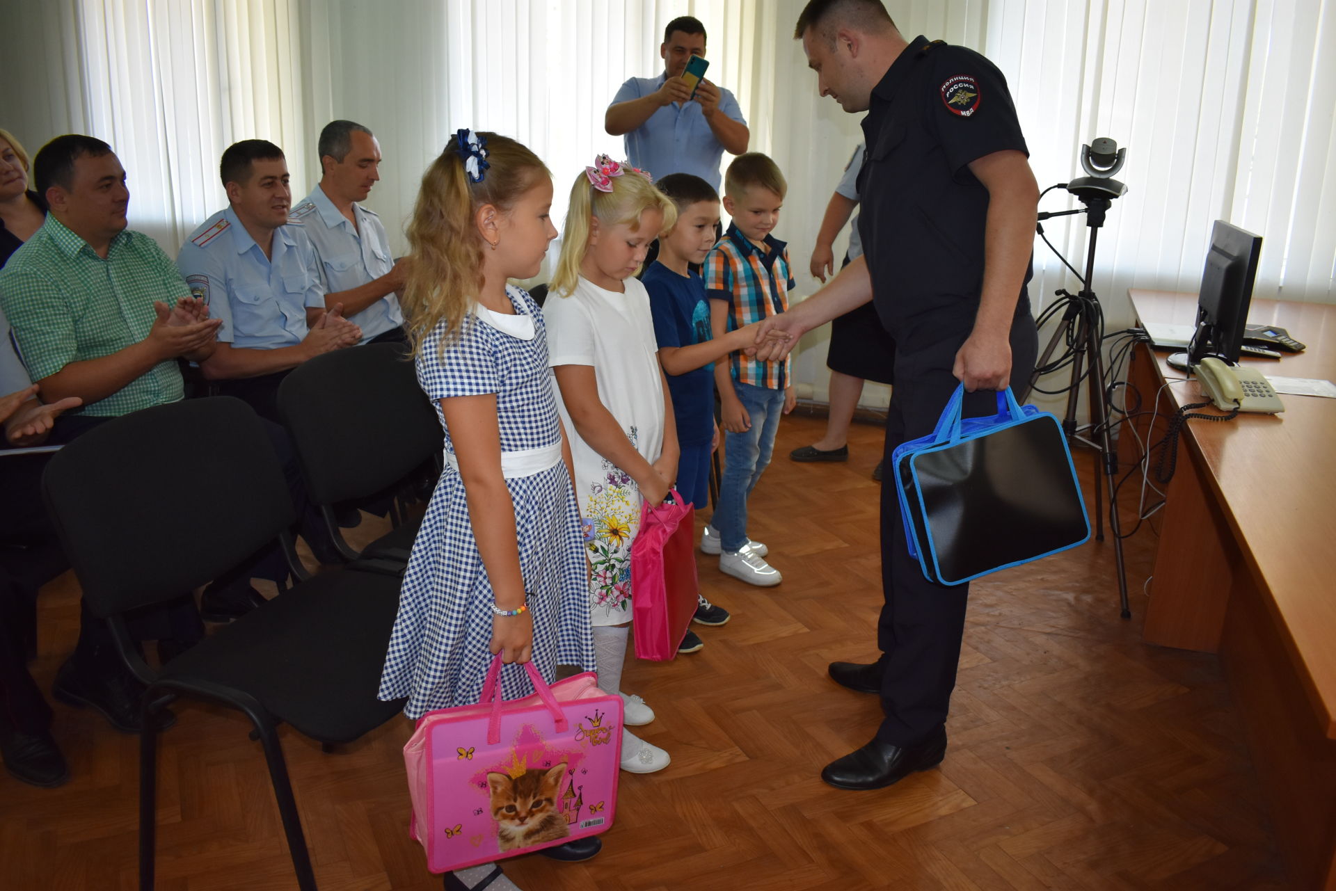 Акцию "Помоги собраться в школу" поддержали в Верхнеуслонской полиции