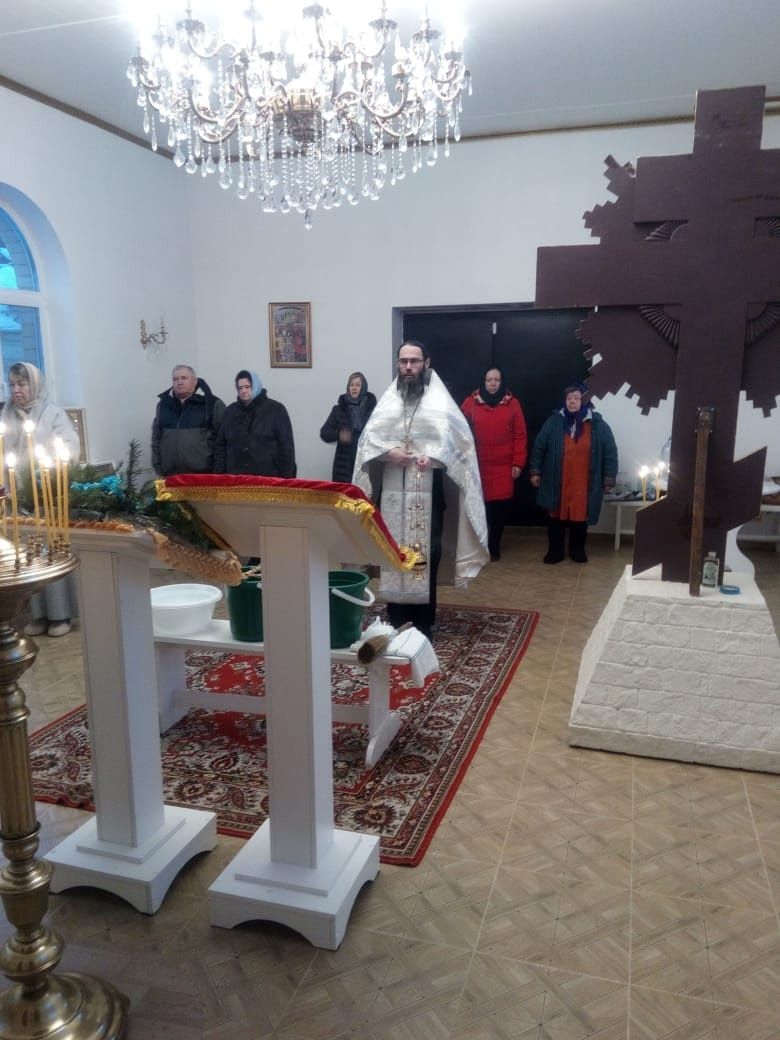 В Каинках и Татарском Бурнашеве прошли богослужения в честь Крещения Господня