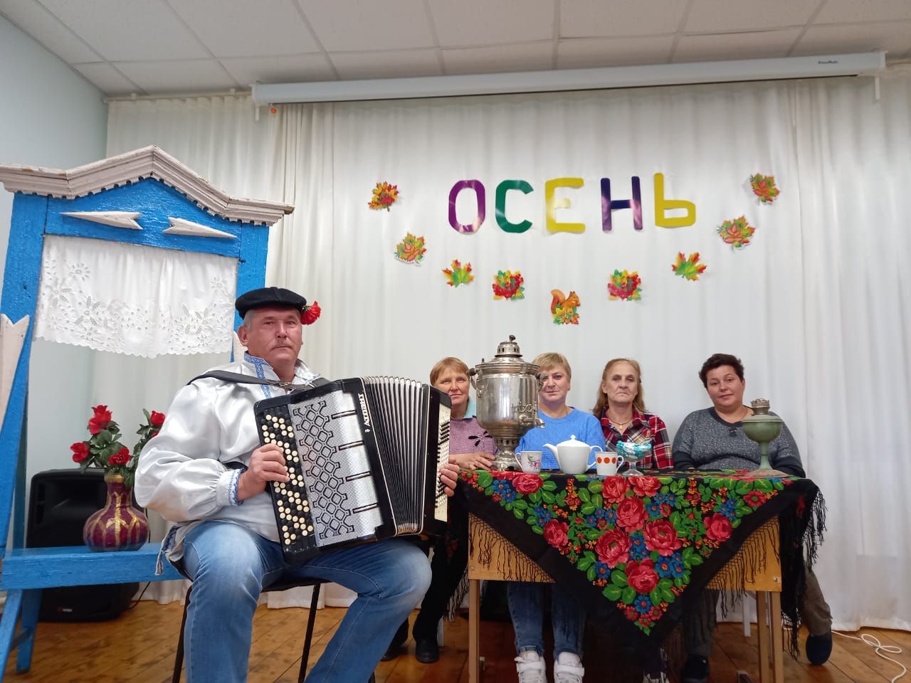 В Клянчине жителям подарили развлекательную программу «Будьте молоды душой!»