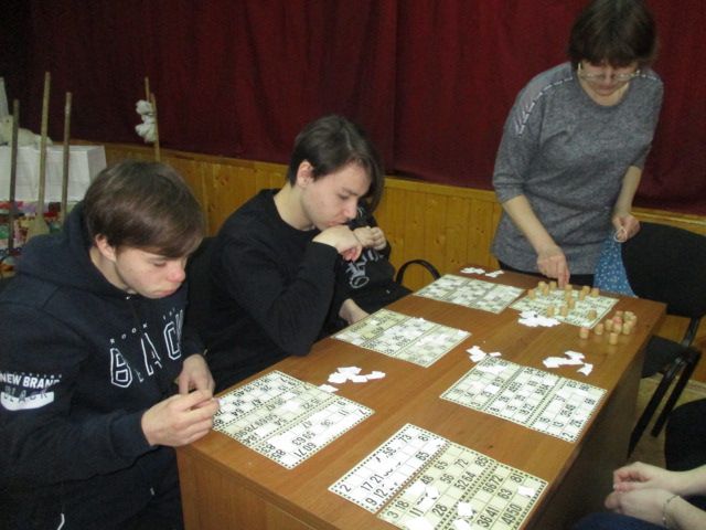 В Кильдееве культработники сыграли с подростками в русское лото