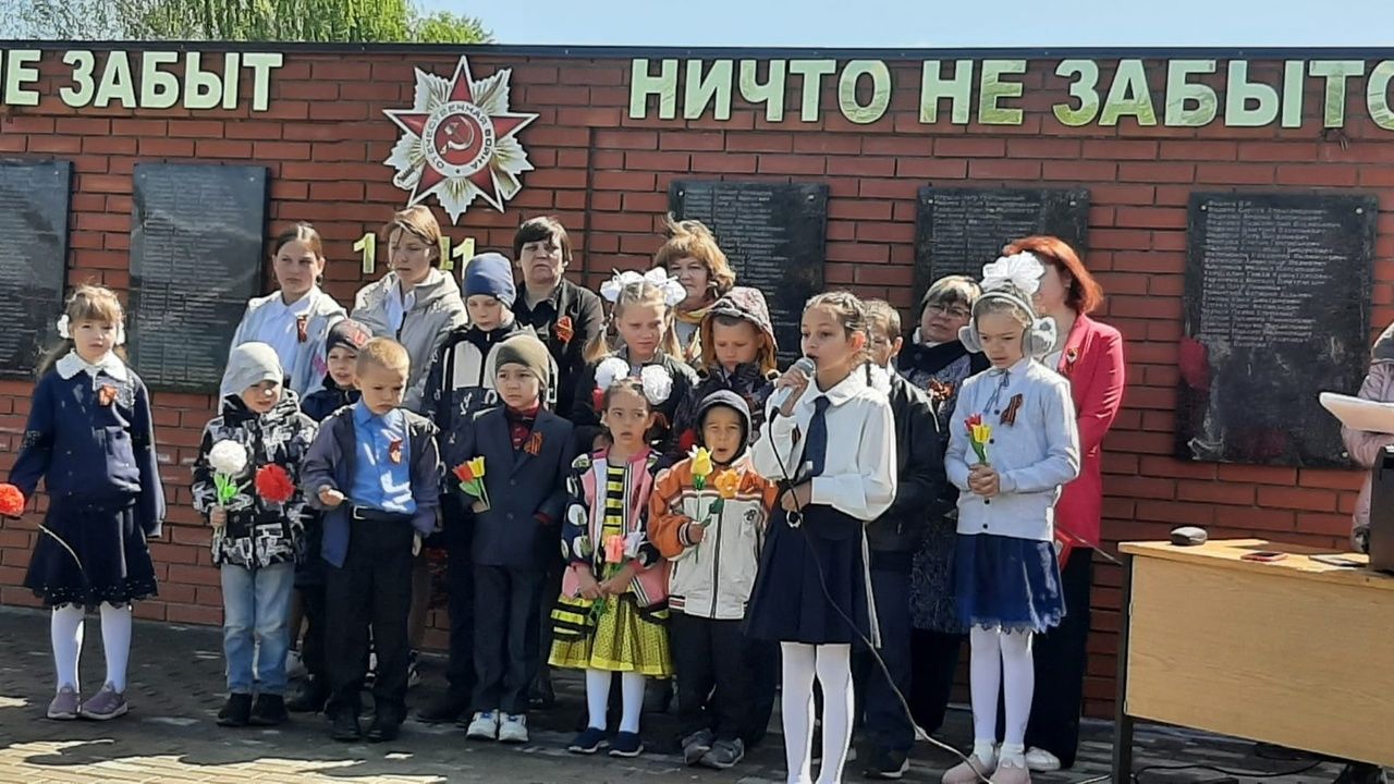 В Ямбулатове почетным гостем праздничного митинга стала дочь Героя-танкиста Коновалова