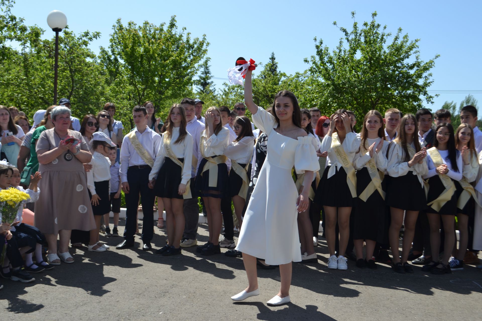 Выпускников Верхнеуслонской гимназии поздравил Марат Зиатдинов