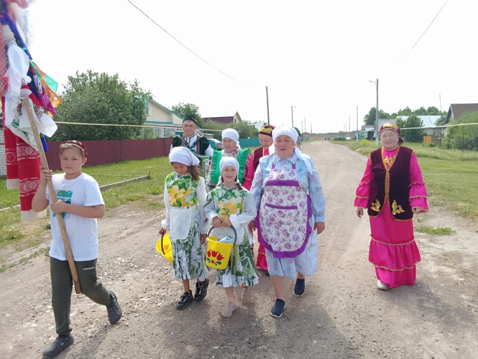 В Верхнеуслонском районе прошел красивый обряд сбора подарков к Сабантую