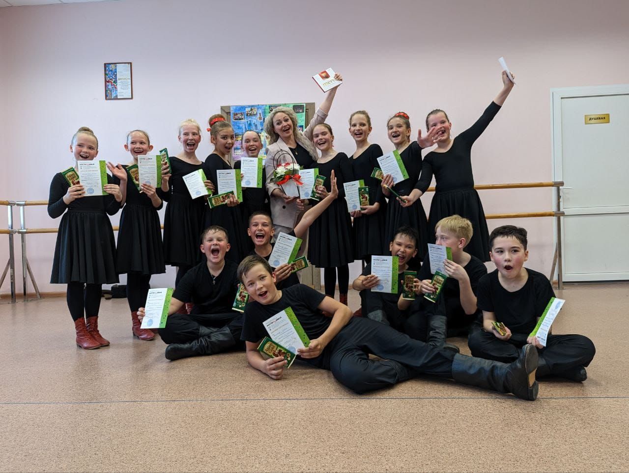 Ученики преподавателя Нины Антоновой успешно сдали экзамены по хореографии