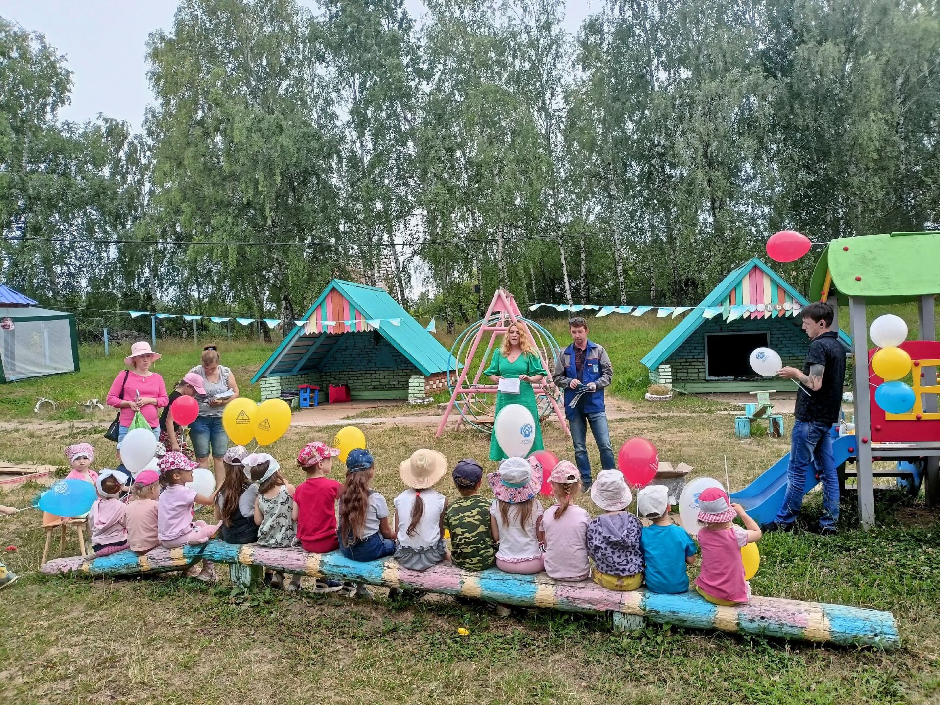 В гости к печищинским дошколятам пришли сотрудники электросетей