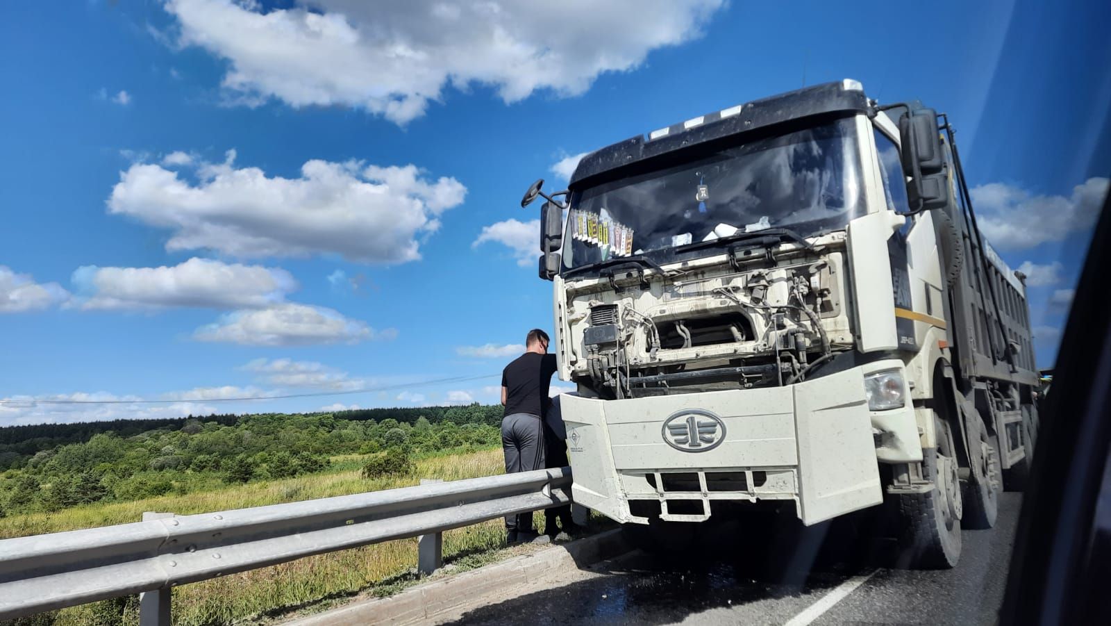 В Татарстане столкнулись Калина и большегруз, водитель легковушки погиб