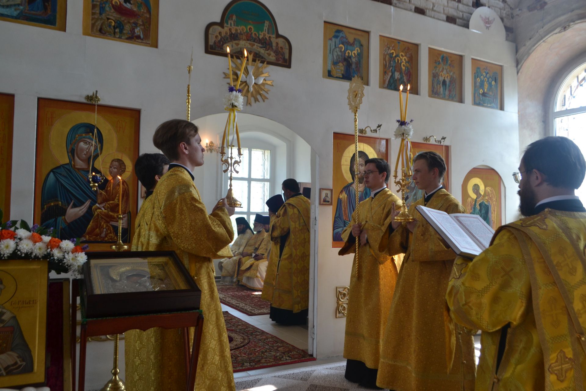 Митрополит Казанский и Татарстанский Кирилл совершил Божественную литургию в храме с.Уланово