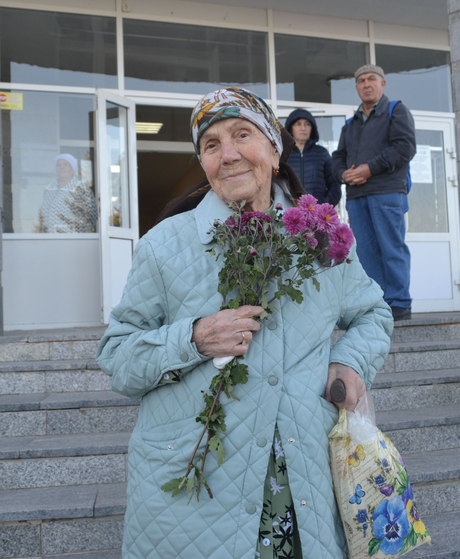 В Верхнем Услоне пожилых людей пригласили в советскую столовую