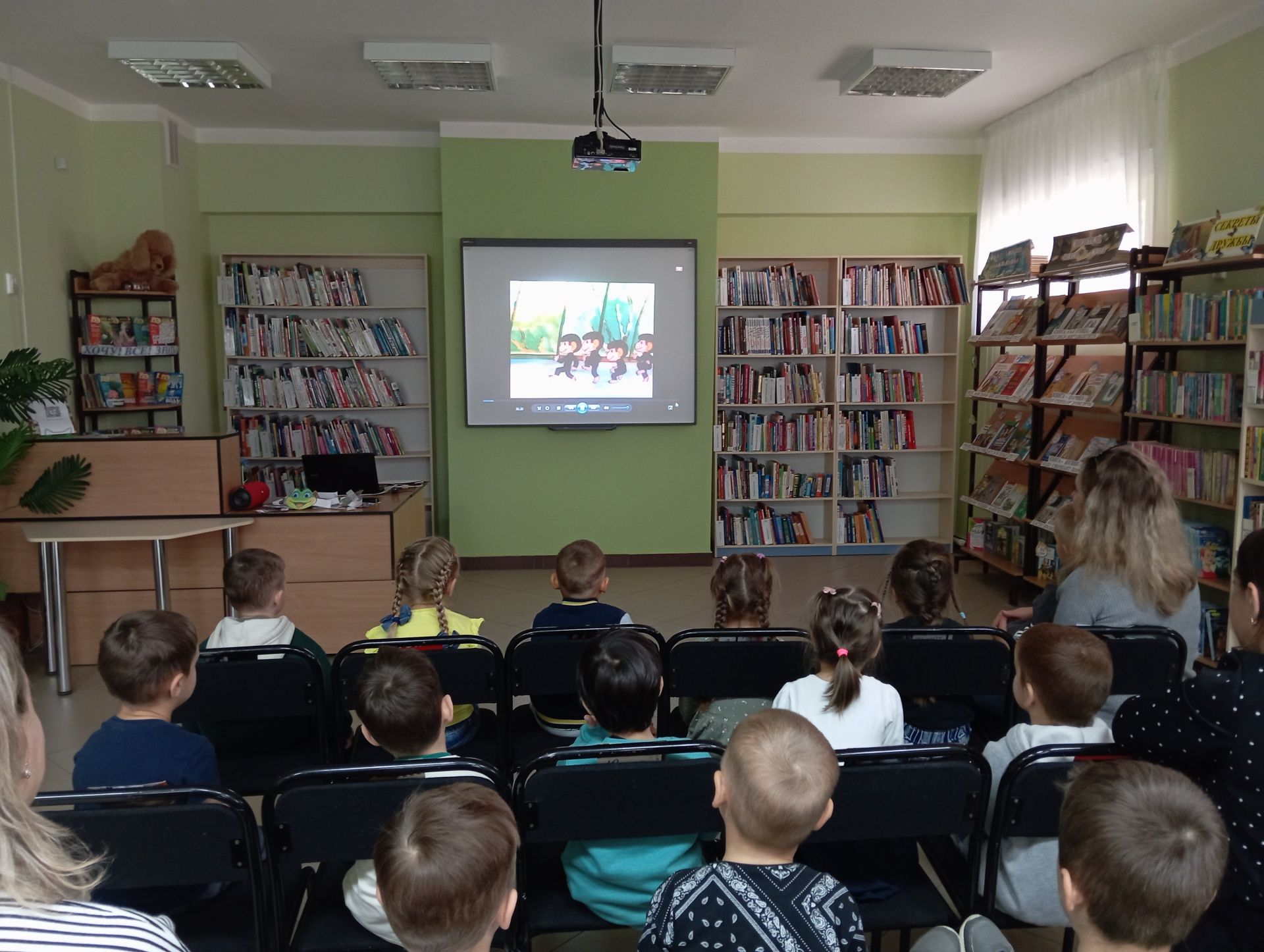 В Верхнеуслонской детской библиотеке для дошколят провели литературно-театрализованный час