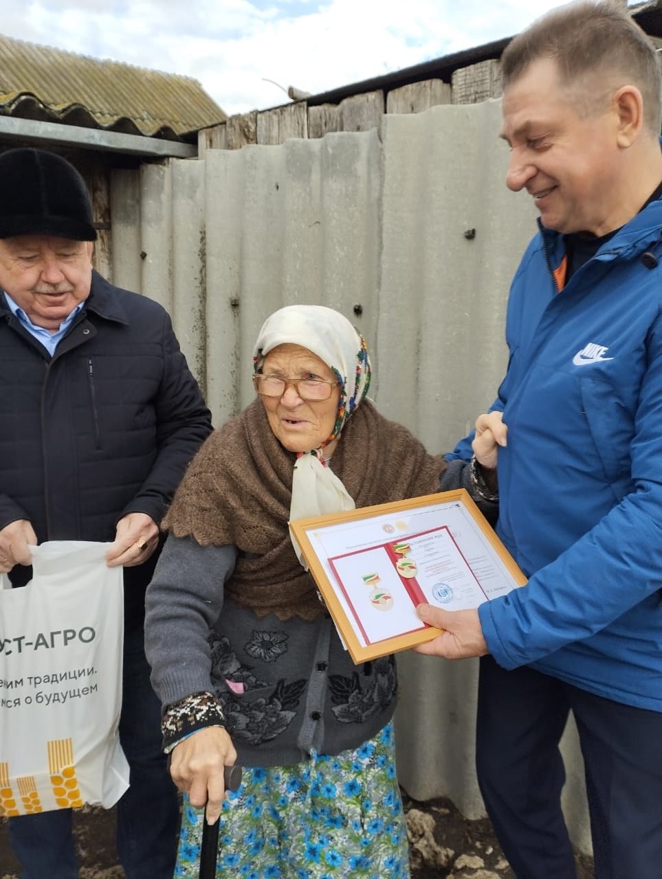 Ветеранов сельского хозяйства Кильдеевского поселения поздравили с юбилеями