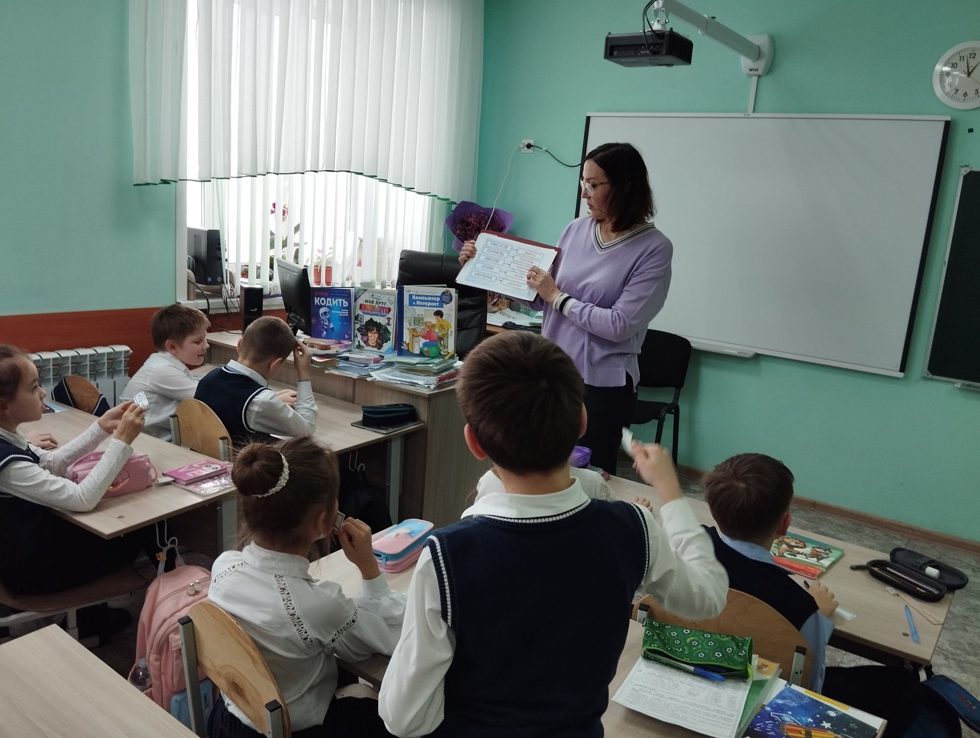 В Верхнеуслонской гимназии прошел урок безопасности «На «светлой» стороне Рунета»