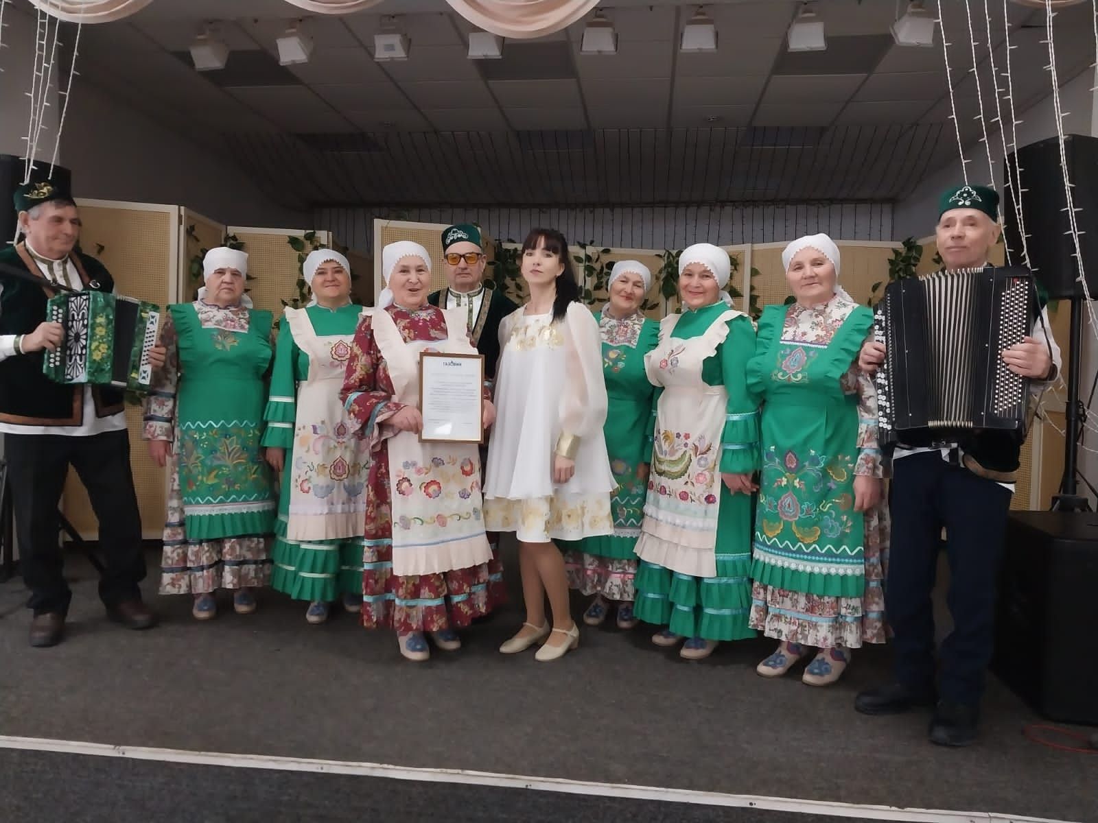 Ансамбль «Иделькэй» встречал гостей из Санкт Петербурга