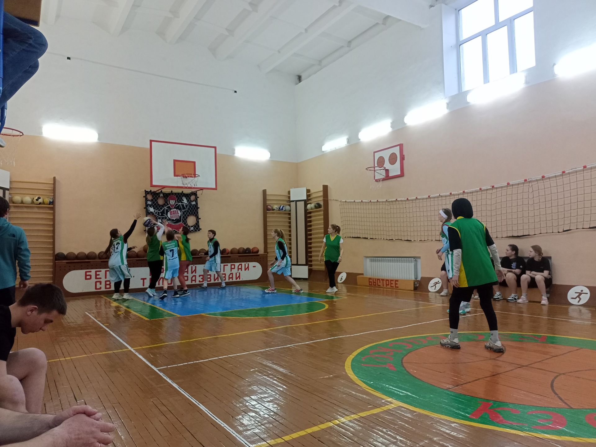 В Макулове прошел турнир по баскетболу среди молодежных команд