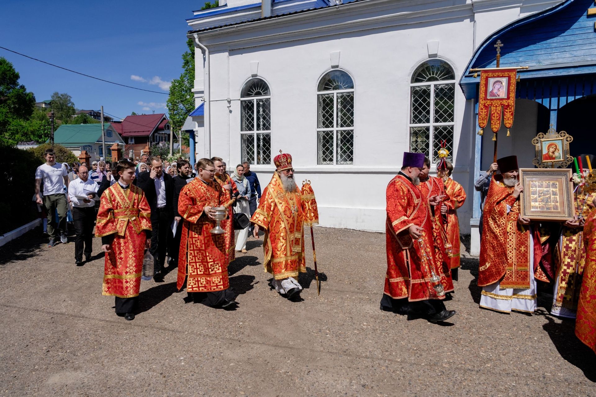 Митрополит Кирилл возглавил престольный праздник в храме села Верхний Услон