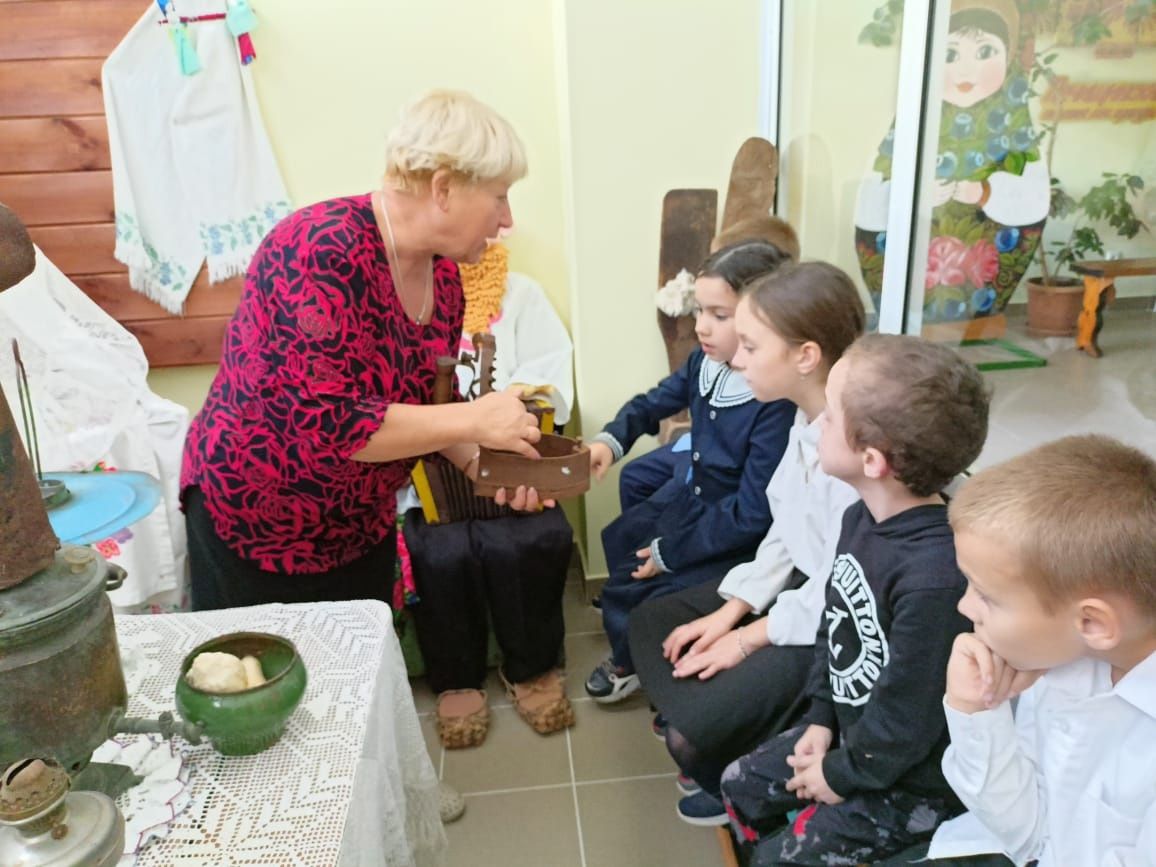 В Печищах подросткам рассказали о традициях и обычаях местного населения