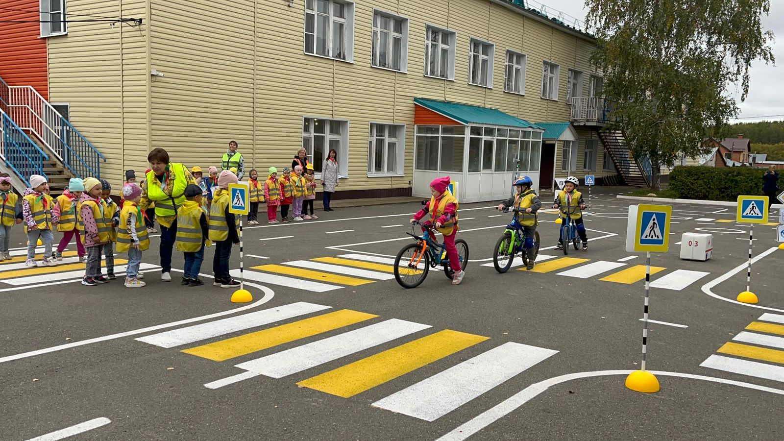 В Верхнем Услоне официально открыли автогородок на территории детсада «Березка»