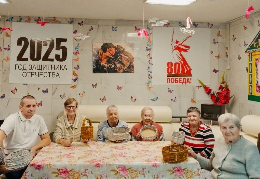 Мастер-класс по плетению из бумажной лозы в Верхнеуслонском доме-интернате