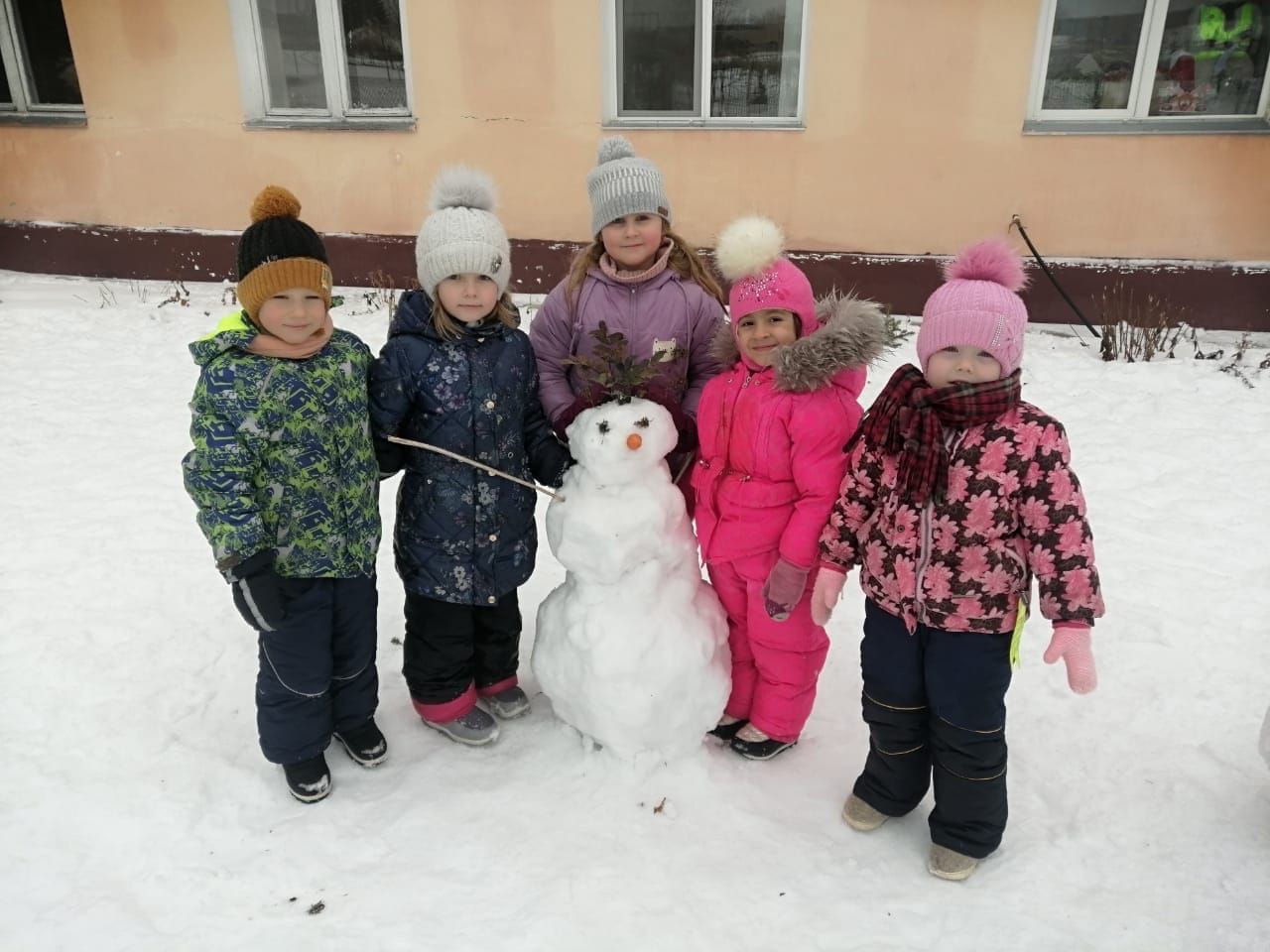 Түбән Ослан балалары кышкы уеннарны ярата