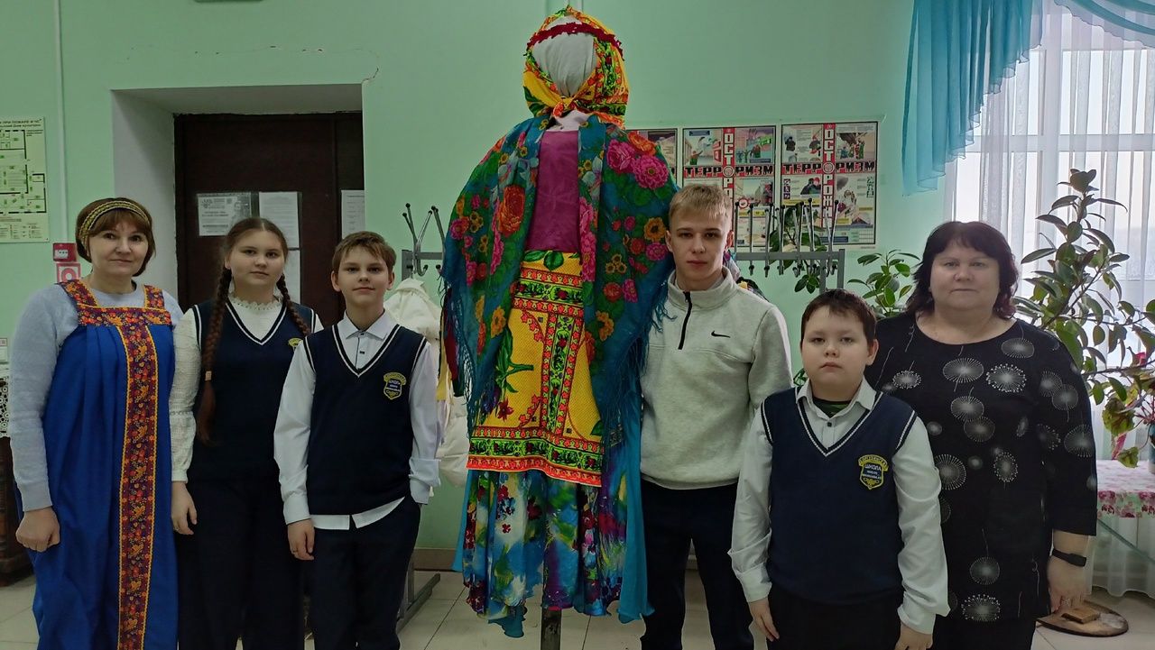 В Кильдееве прошел мастер-класс по созданию обрядовой куклы – масленицы