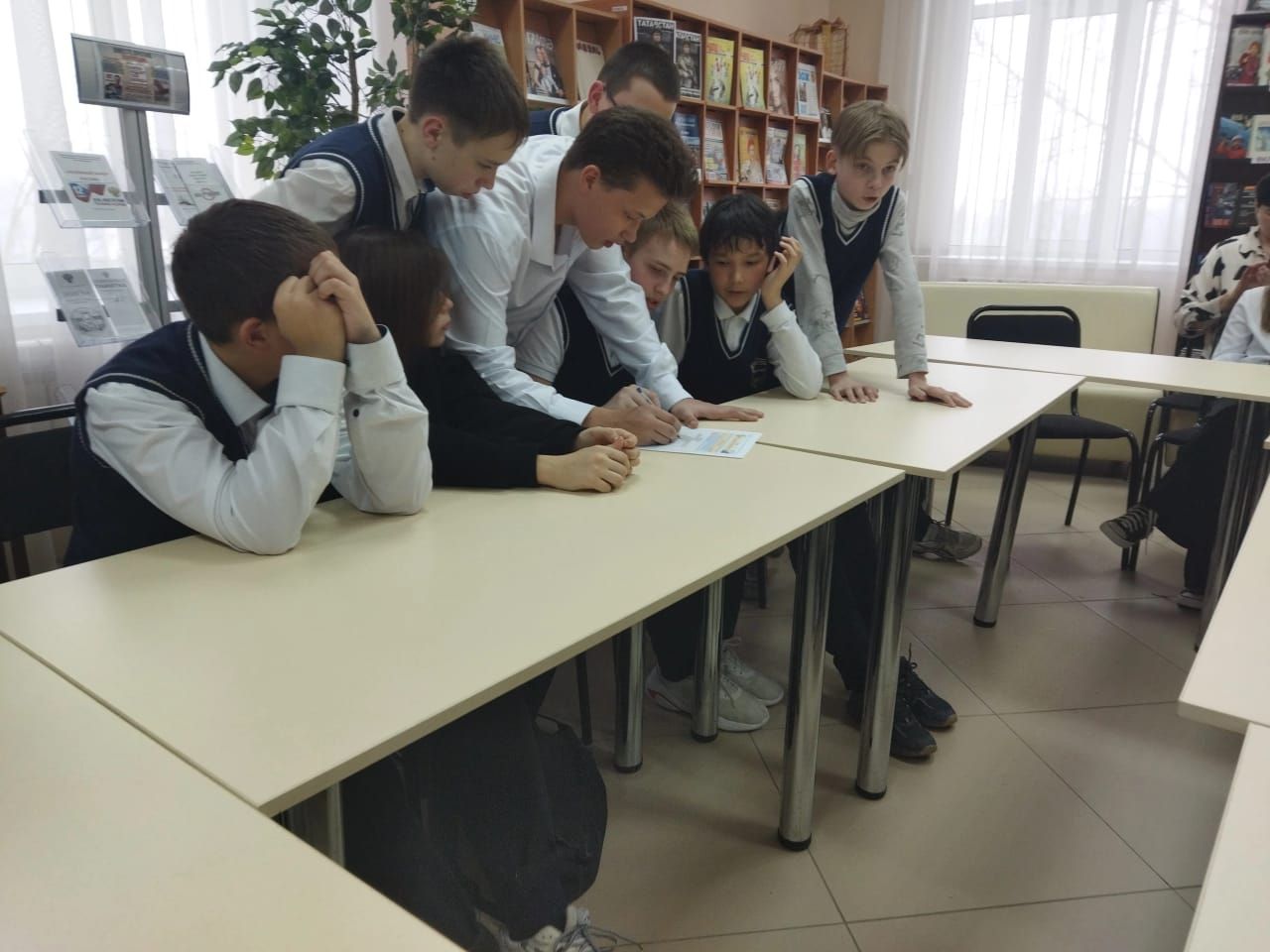 Гимназиядә Кырымга багышланган интелектуаль уен үтте