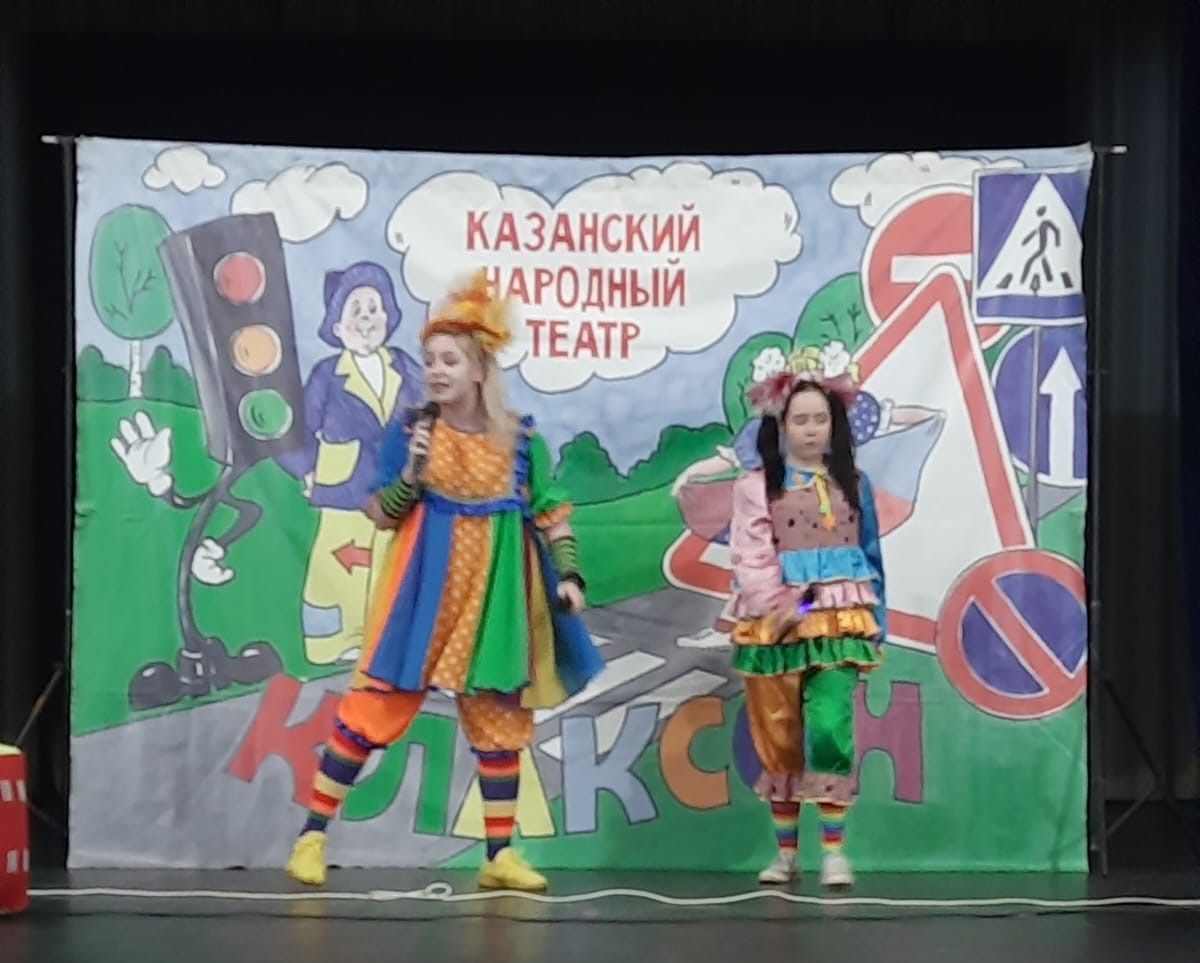 В Верхнем Услоне гимназистам показали спектакль по БДД