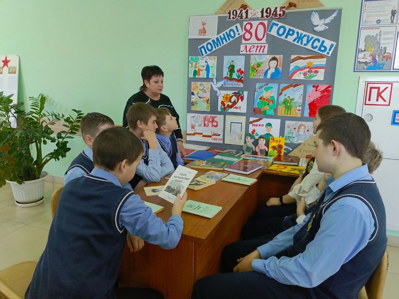 Литературный час ко Дню поэзии: стихи о войне и сила поэтического слова