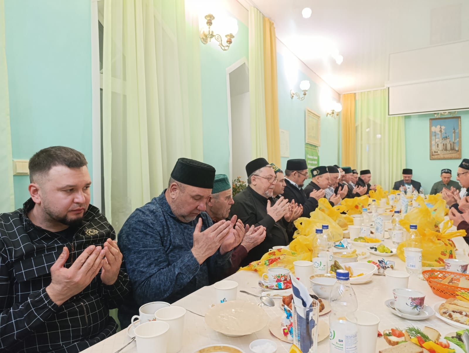 В Верхнеуслонской мечети состоялся районный ифтар