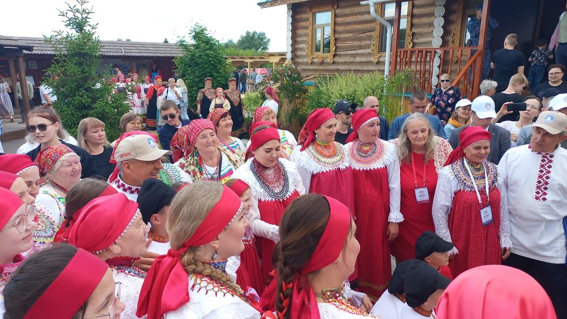 Фольклорный праздник «Каравон» в Лаишевском районе собрал тысячи гостей