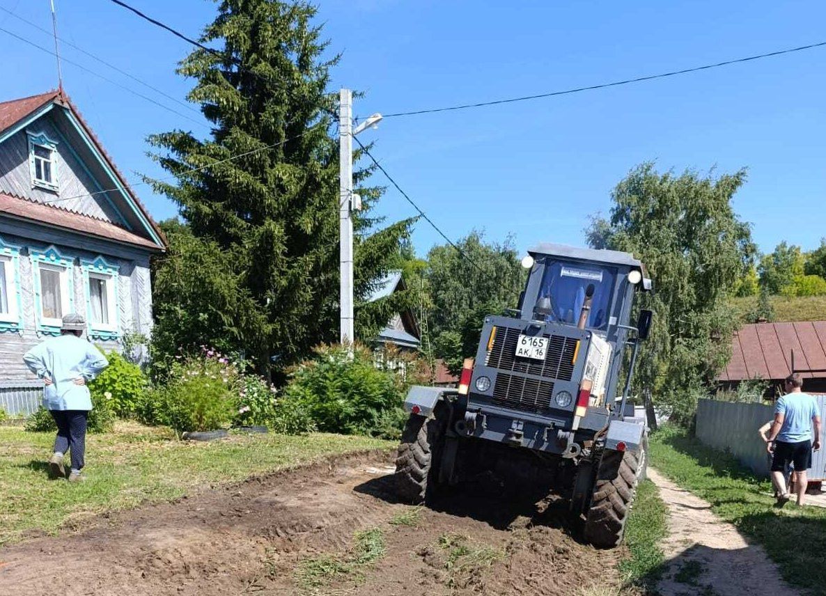 В Нижнем Услоне обновляют дороги по программе самообложения