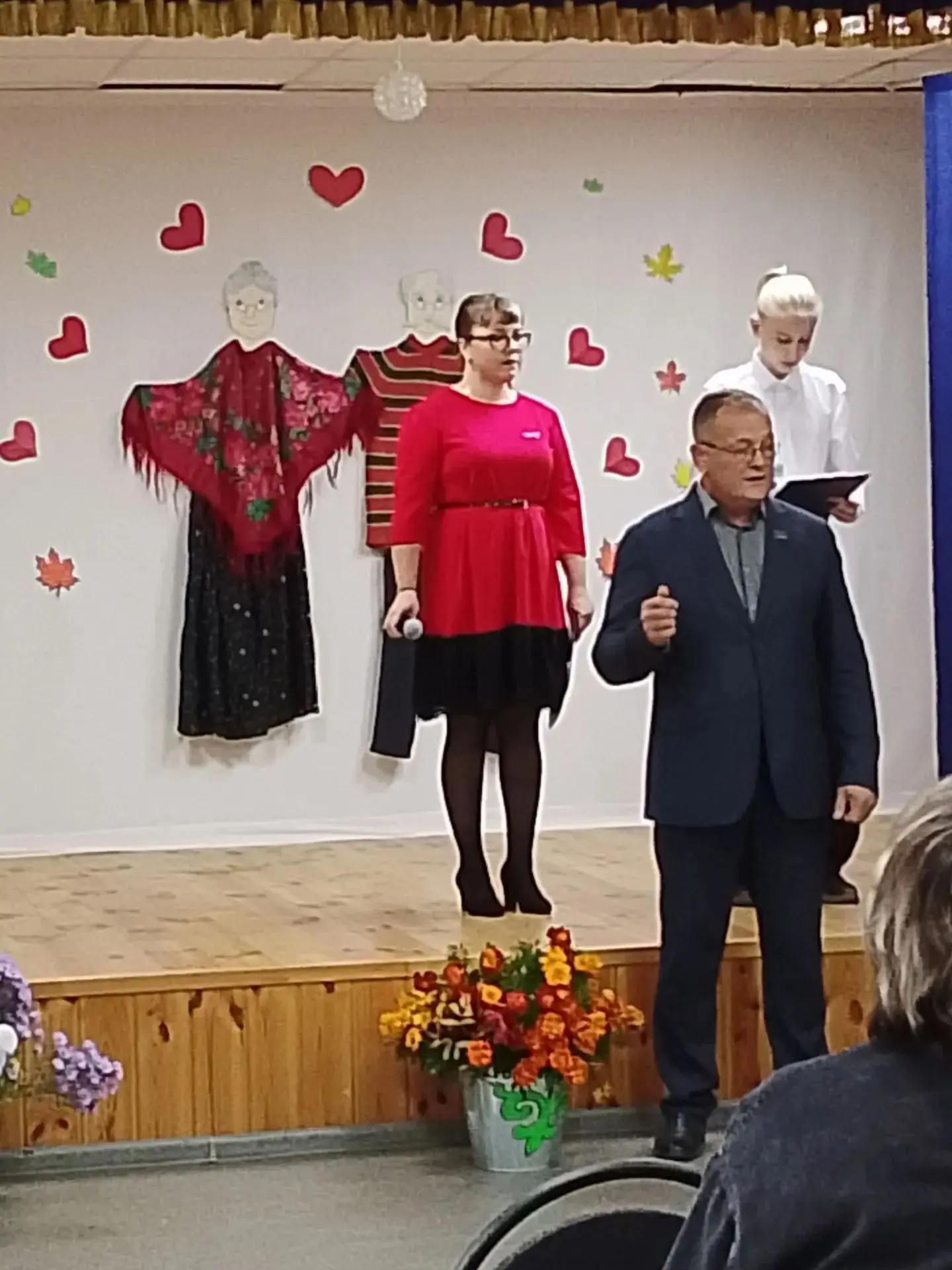 Мәмәтхуҗада Өлкәннәр көнен бәйрәм концерты белән билгеләп үттеләр
