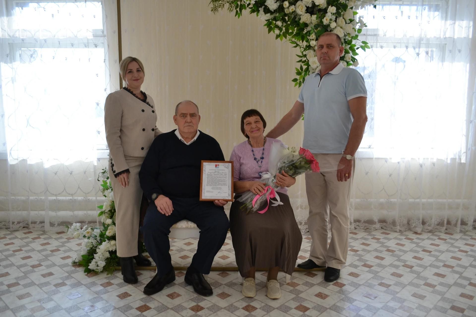 В Верхнем Услоне супруги Грачевы отметили 50-летие совместной жизни