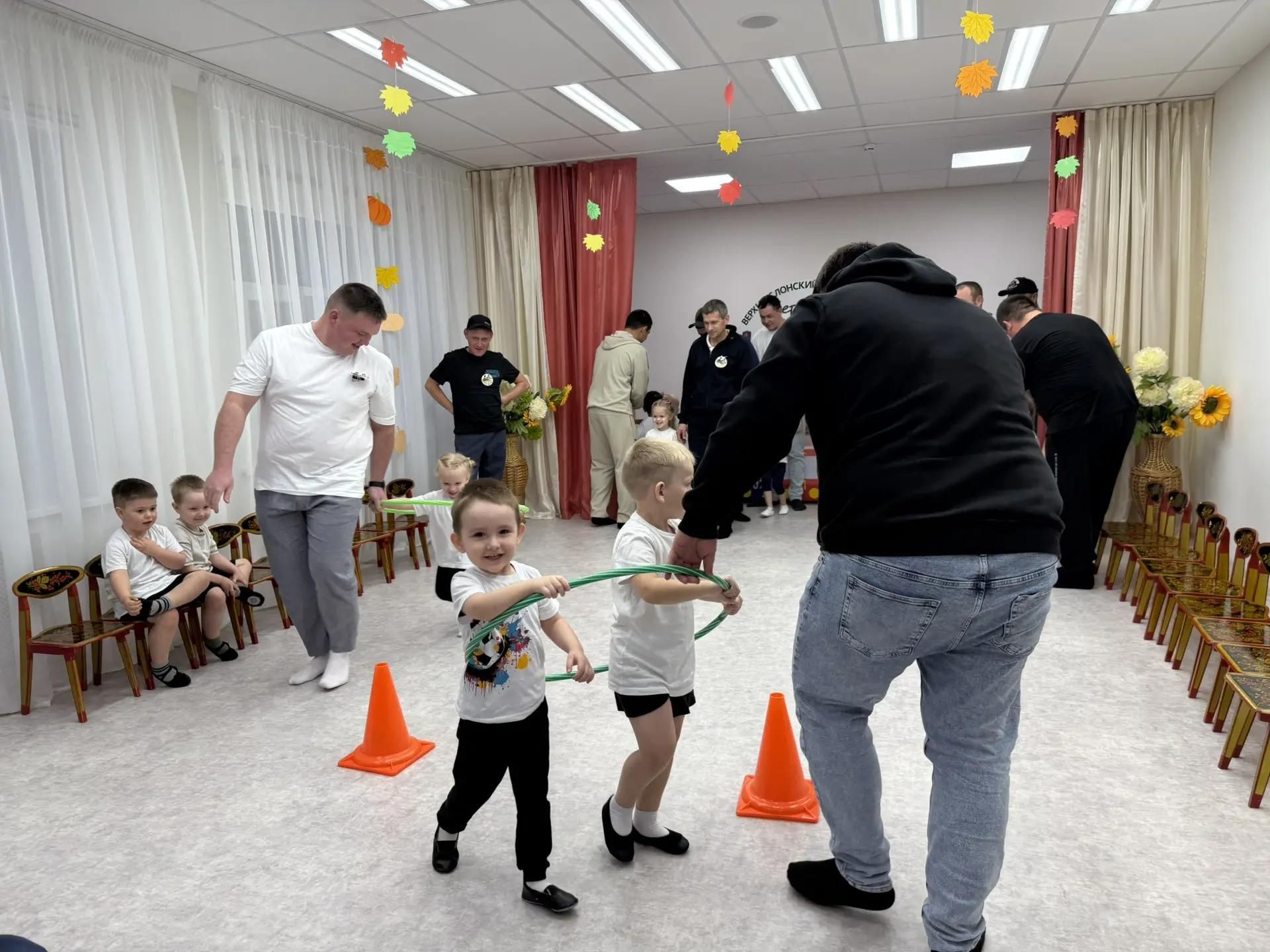 В Верхнеуслонском детсаду «Березка» прошли веселые старты к Дню отца