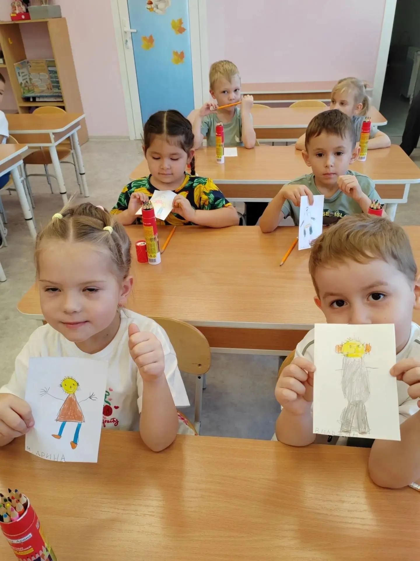 “Каенкай” балалары әтиләрен бәйрәм белән котладылар