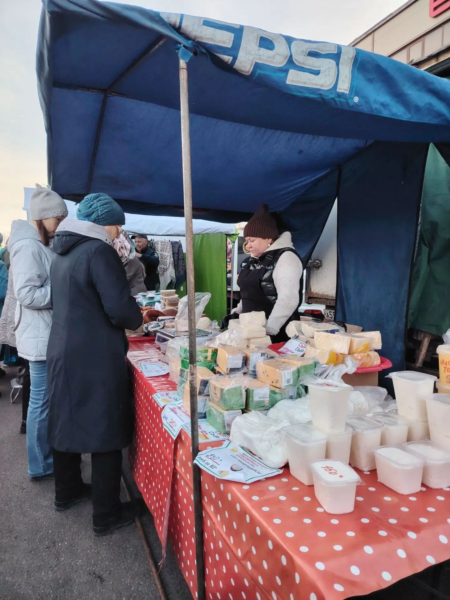 Верхнеуслонский район представил продукцию на ярмарке в Казани