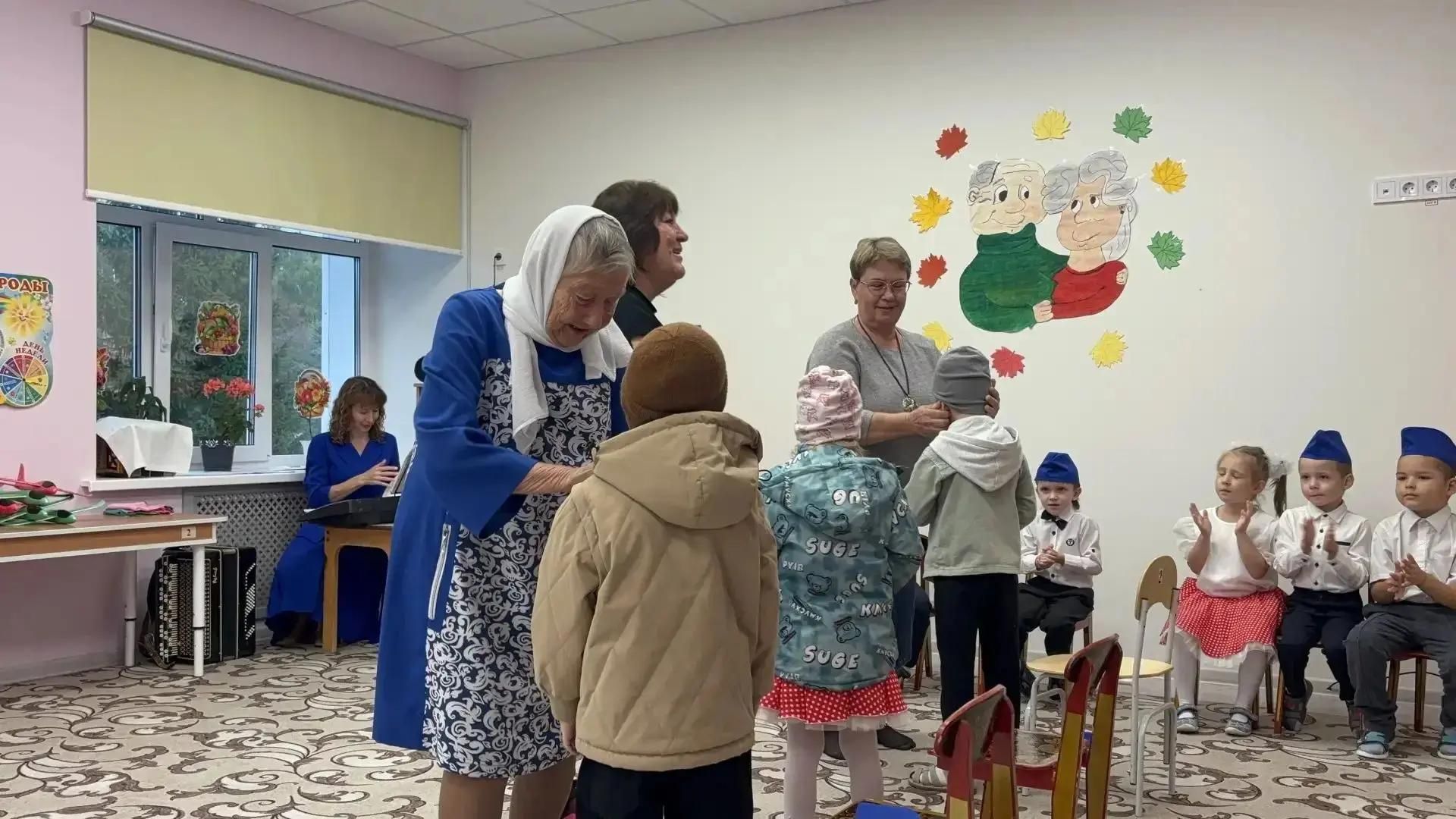 Дети из «Березки» устроили праздник старшему поколению