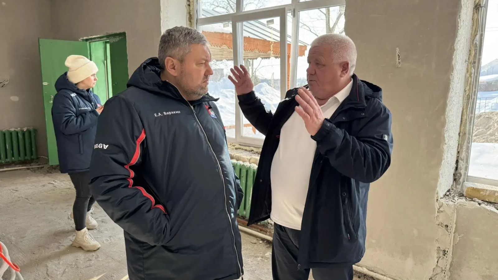 Евгений Варакин проинспектировал капитальный ремонт школы в Татарском Бурнашеве