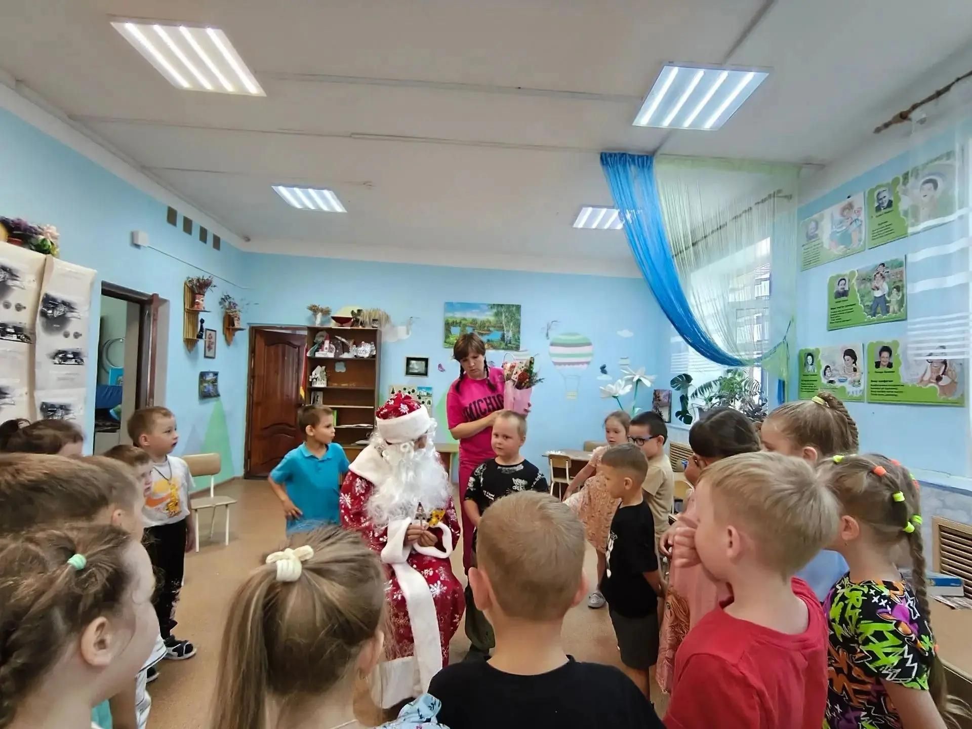 Балаларга Кыш бабай кунакка килде