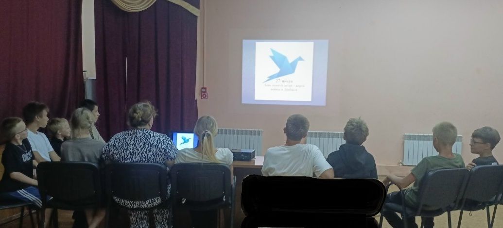 Кильдеевские подростки почтили память детей Донбасса минутой молчания