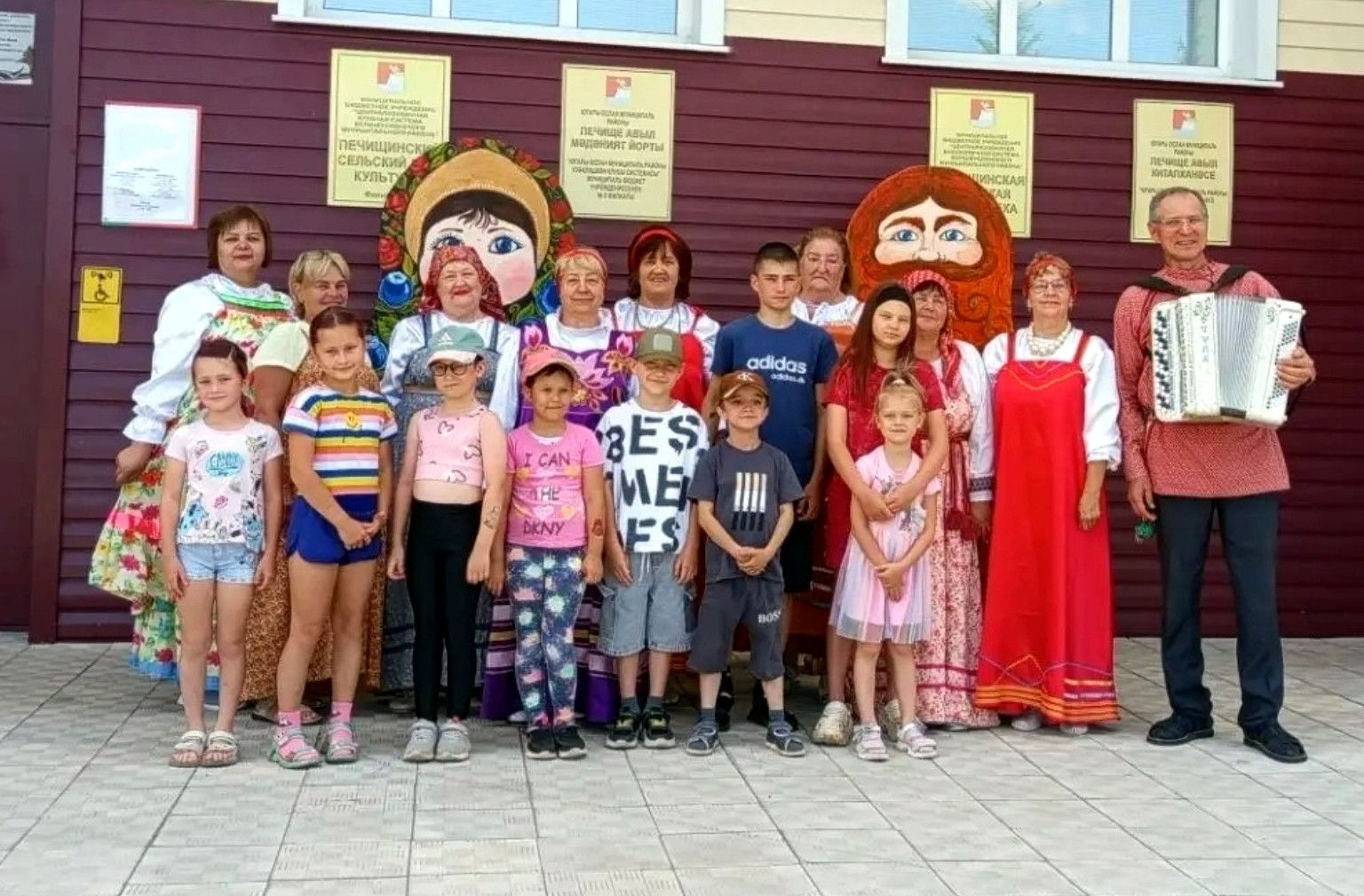 Дети из «Островка надежды» стали гостями фольклорного фестиваля «Каравон»