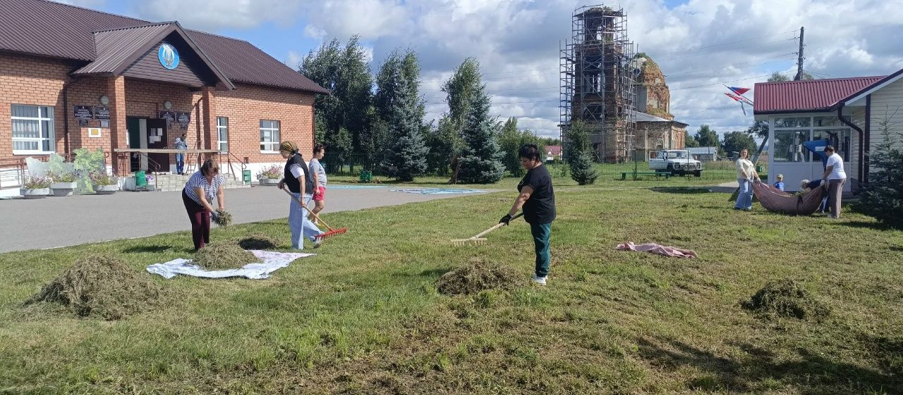 В Кильдееве прошёл субботник ко Дню села